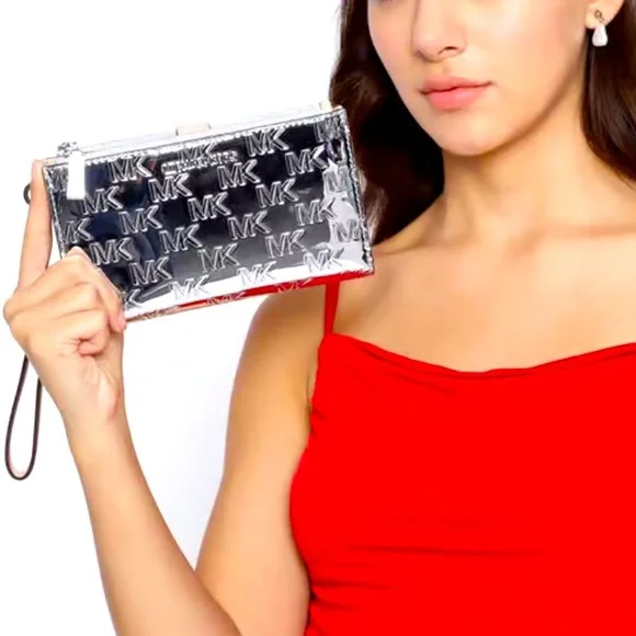 New MICHAEL Michael Kors
Jet Set Double Zip Wristlet In Gift Box - Picture 3 of 11